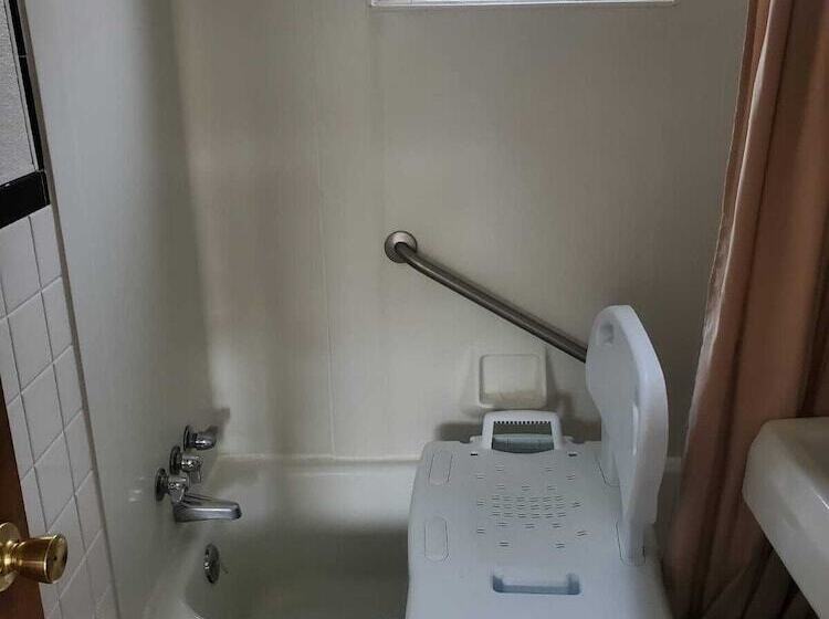 فندق على الطريق Golden Gate Lodging