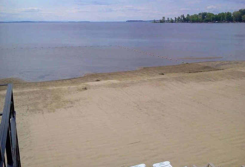 فندق على الطريق Golden Gate Lodging