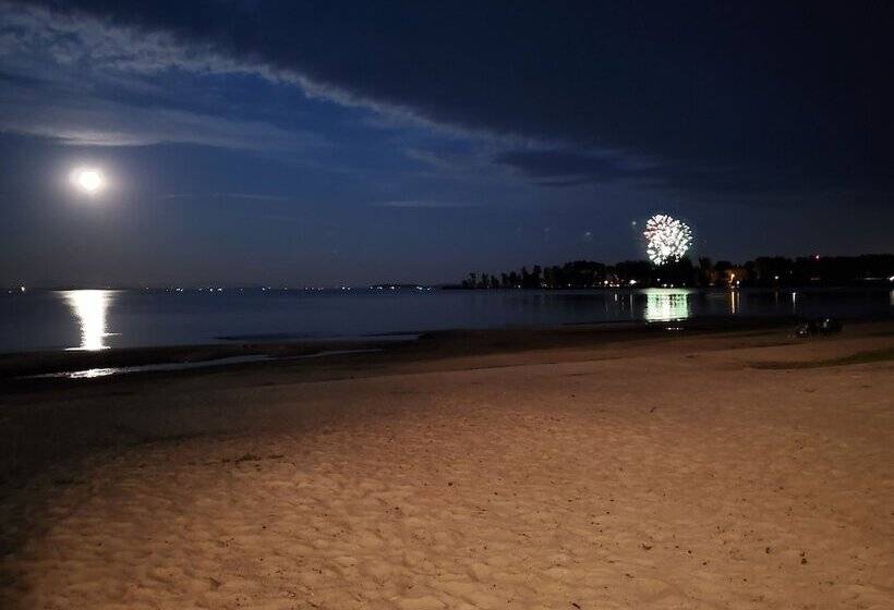 فندق على الطريق Golden Gate Lodging