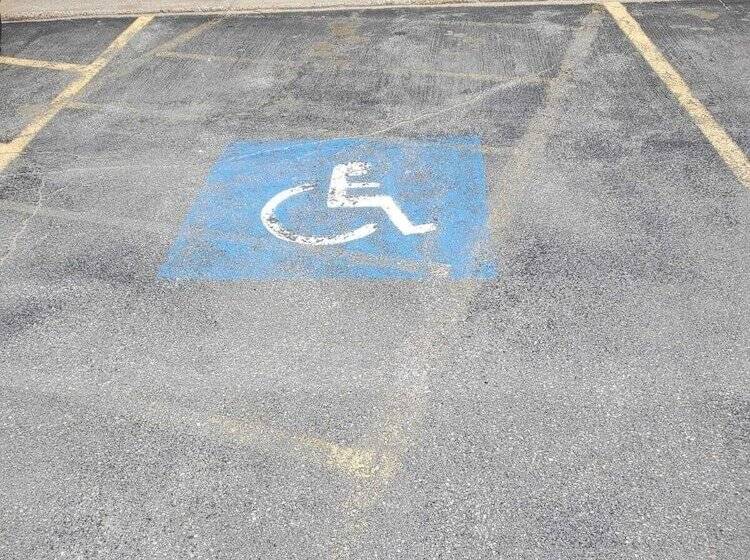 فندق على الطريق Golden Gate Lodging