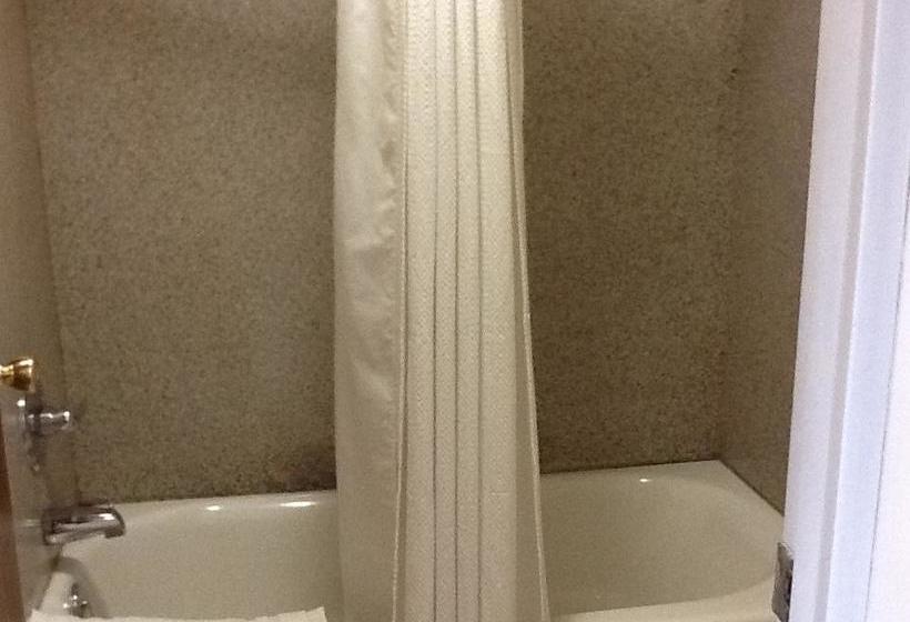 فندق على الطريق New Eastern Inn