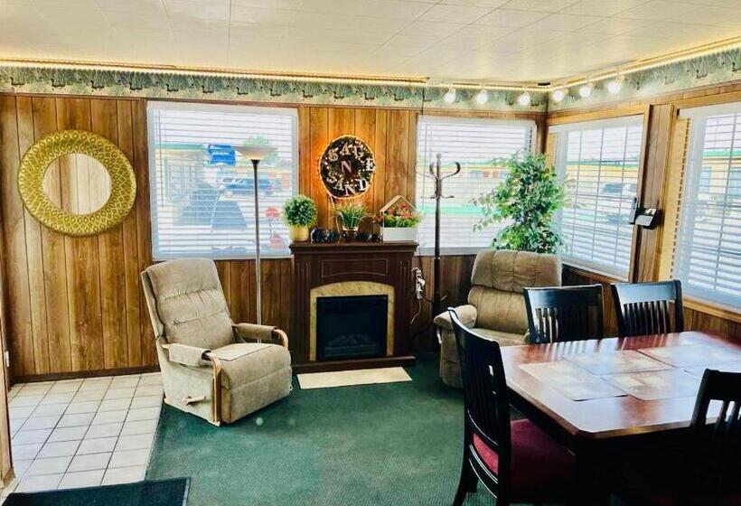 Sage N Sand Motel