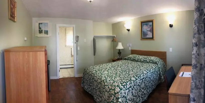 Admiral Motel