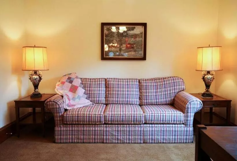 Aamiaismajoitus (B&B) Breezy Hill Inn