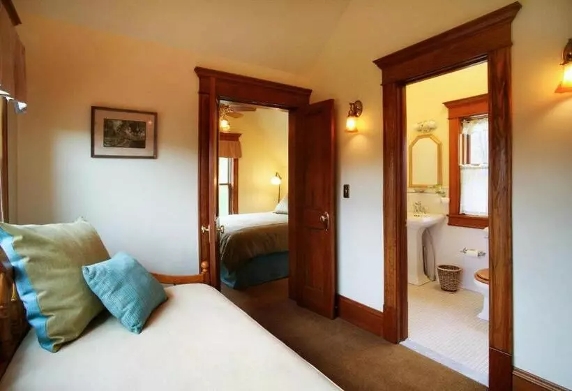 Aamiaismajoitus (B&B) Breezy Hill Inn