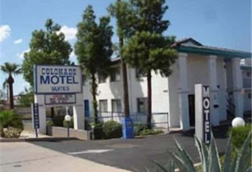 Colonade Motel Suites