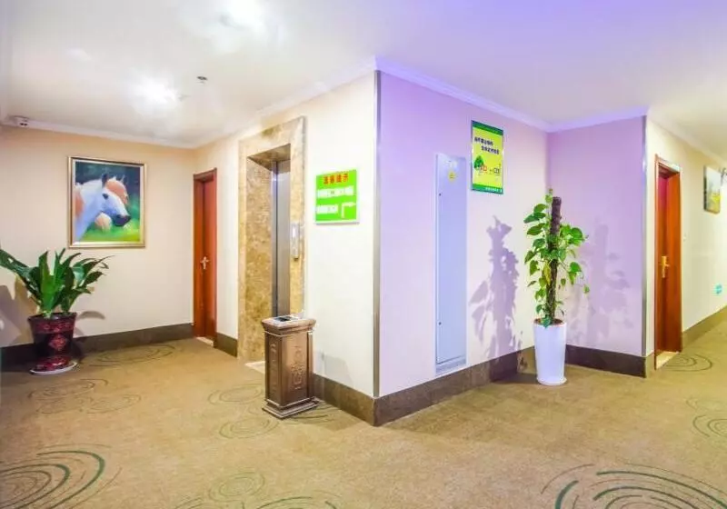 Hotelli Greentree Inn Jiaxing Zhonghuan South Road Zhonggang City Express
