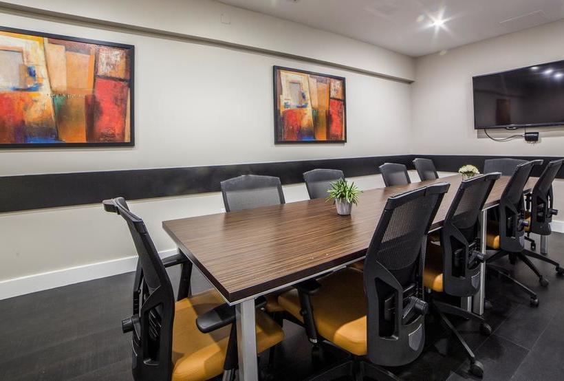 Nuvo Suites Hotel Miami Doral