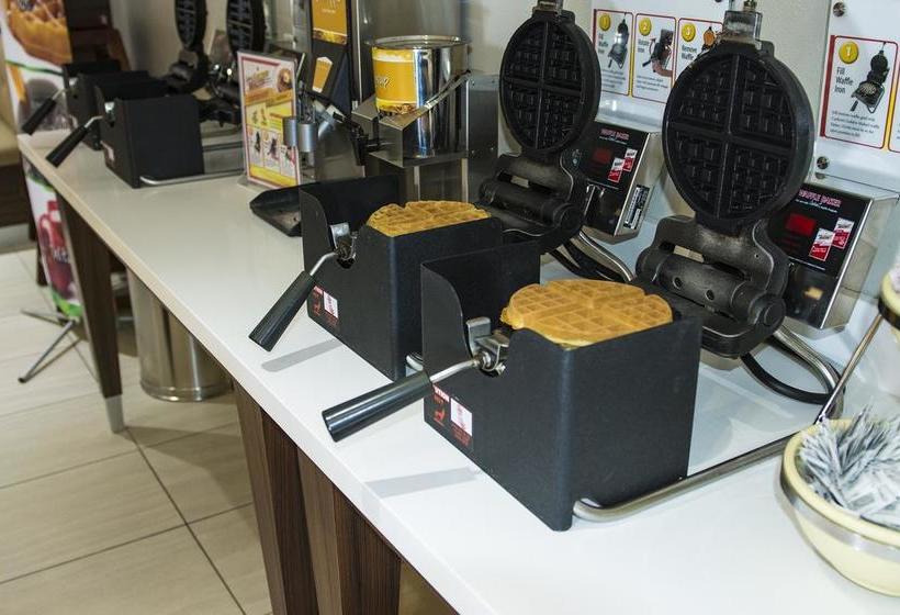 فندق Quality Inn & Suites By The Parks