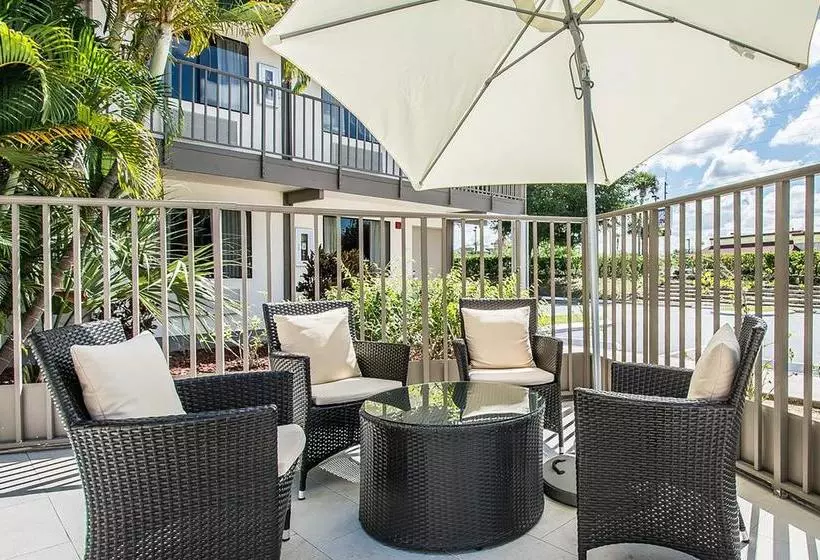 Hotelli Quality Inn & Suites By The Parks