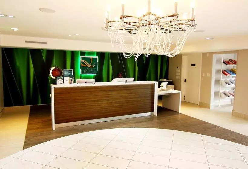 Hotelli Quality Inn & Suites By The Parks