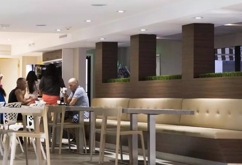 Hotelli Quality Inn & Suites By The Parks