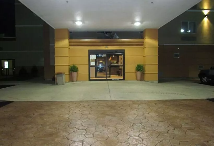 ホテル Ramada By Wyndham Glendale Heights/lombard