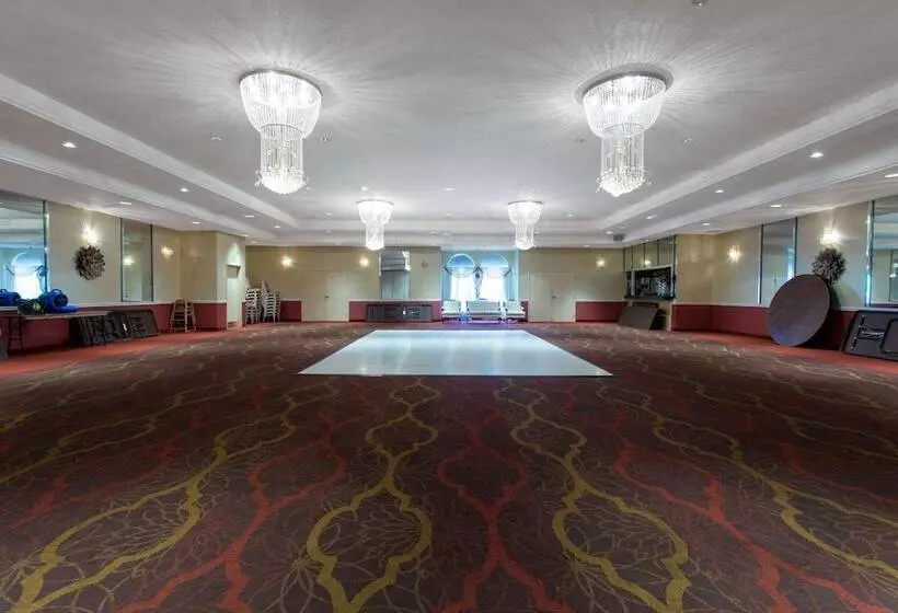 ホテル Ramada By Wyndham Glendale Heights/lombard