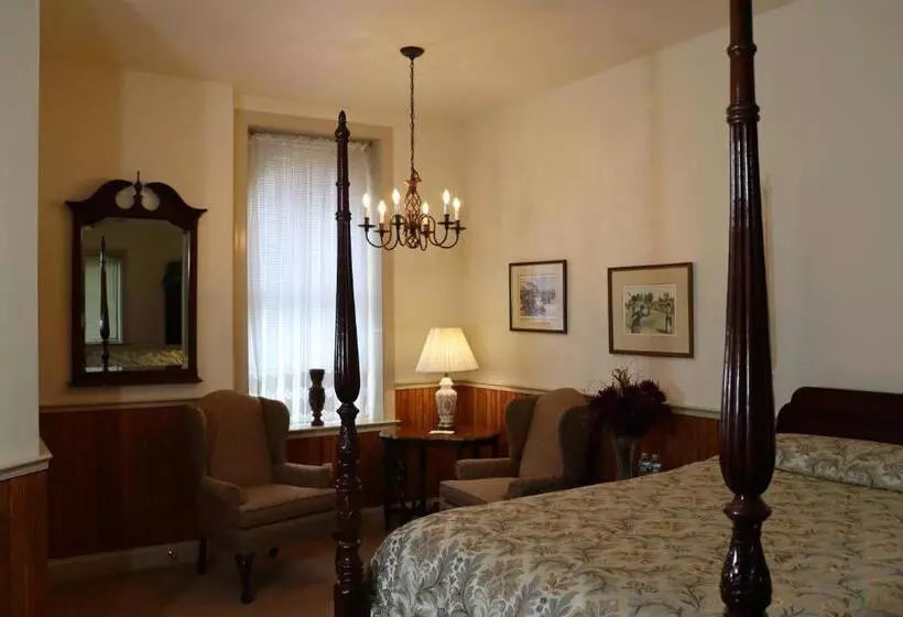 هتل The Gables At Stirling Guest