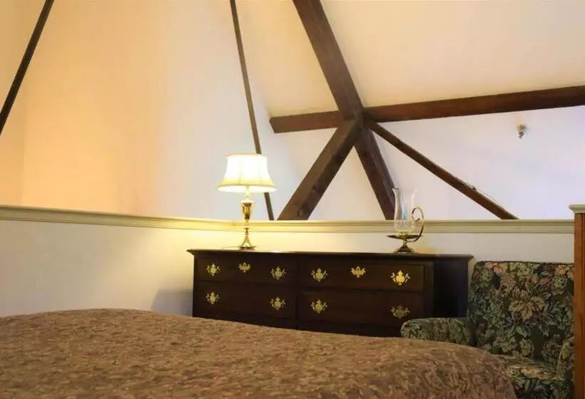 هتل The Gables At Stirling Guest