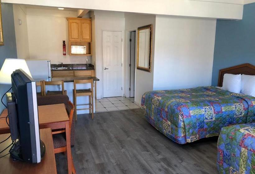 فندق على الطريق All Seasons Lodge