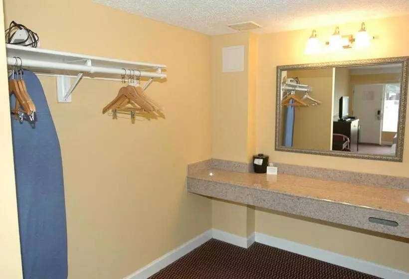 モーテル Ambassadors Inn & Suites