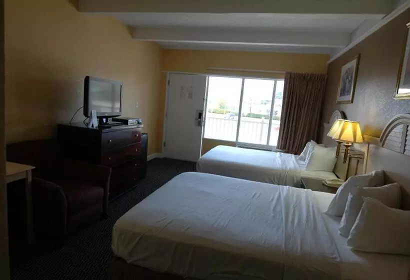 モーテル Ambassadors Inn & Suites