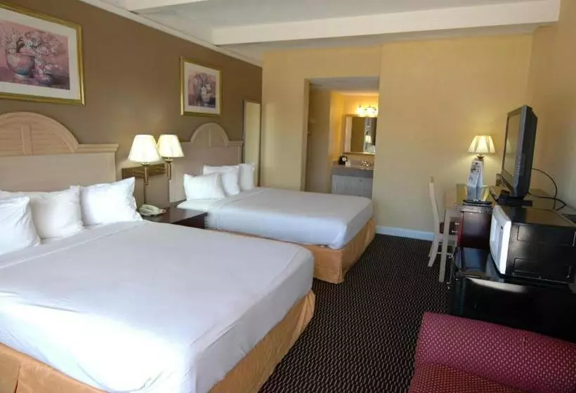 モーテル Ambassadors Inn & Suites