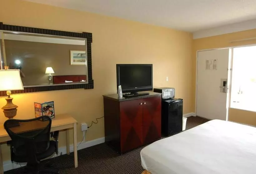 モーテル Ambassadors Inn & Suites