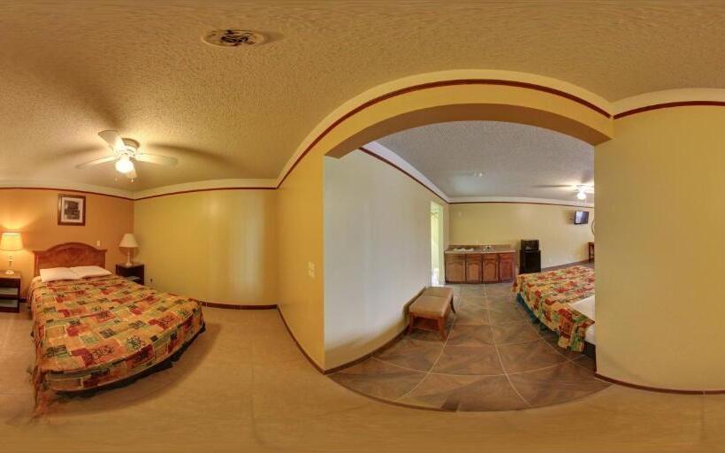 Motel Deluxe Inn And Suites