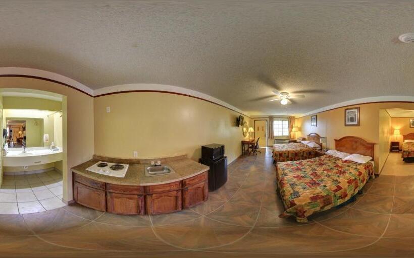 Motel Deluxe Inn And Suites