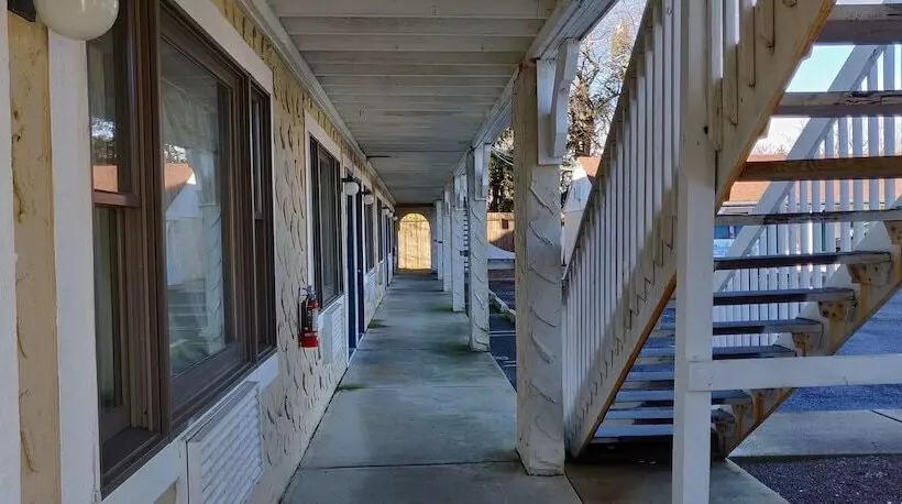 モーテル Point Pleasant Inn