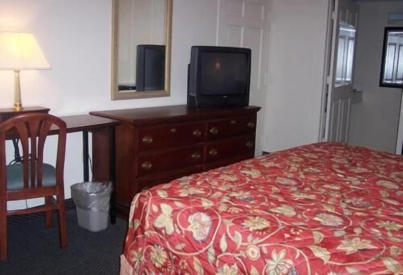 מוטל Red Carpet Inn Terre Haute