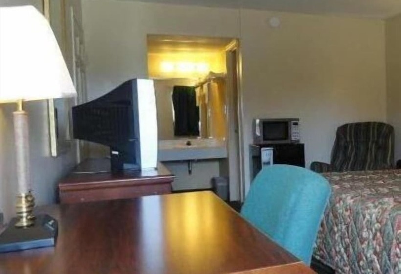 מוטל Red Carpet Inn Terre Haute