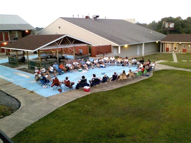 מוטל Red Carpet Inn Terre Haute