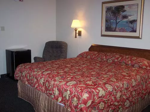 モーテル Red Carpet Inn Terre Haute