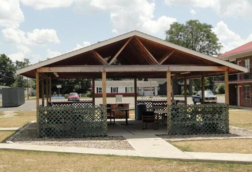 מוטל Red Carpet Inn Terre Haute