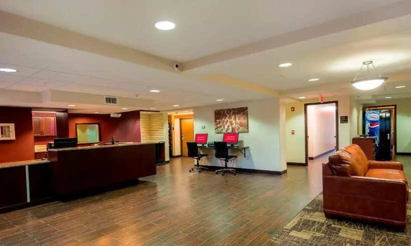 Motelli Red Roof Inn Plus+ & Suites Malone