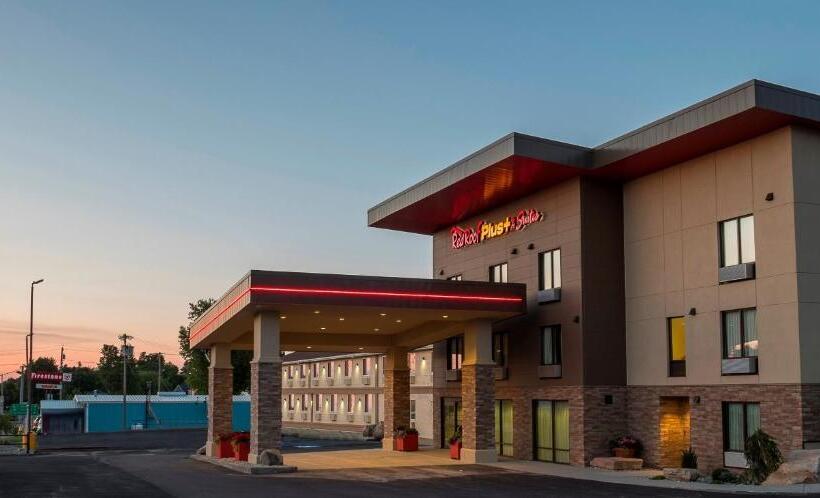فندق على الطريق Red Roof Inn Plus+ & Suites Malone