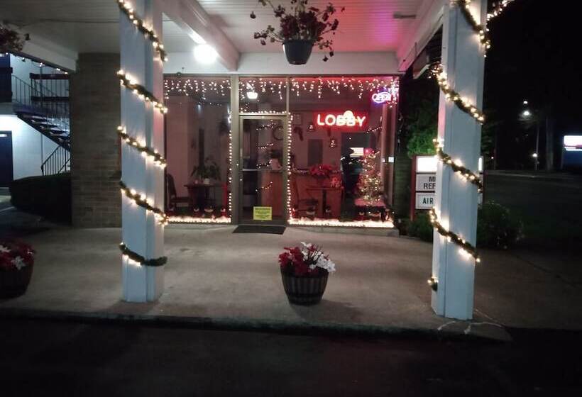 モーテル Travelers Inn