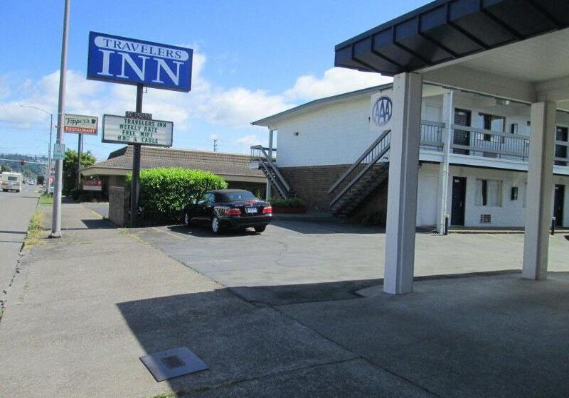 モーテル Travelers Inn