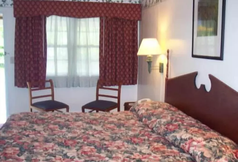 Shore Hills Motel