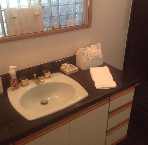 Toad Hall Manor Bed And Breakfast