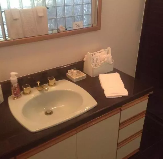 Toad Hall Manor Bed And Breakfast