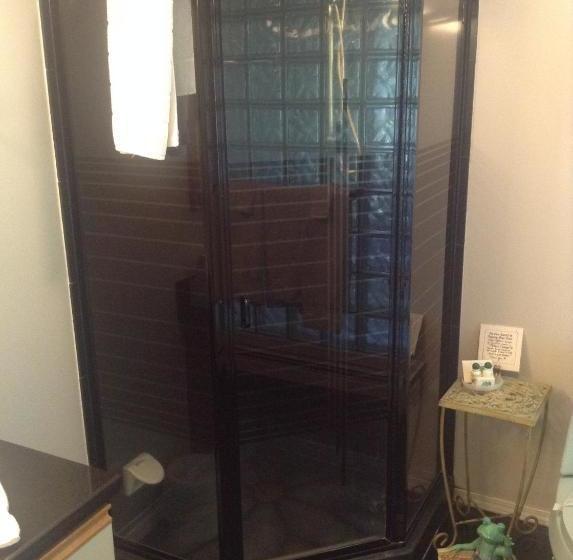 Toad Hall Manor Bed And Breakfast