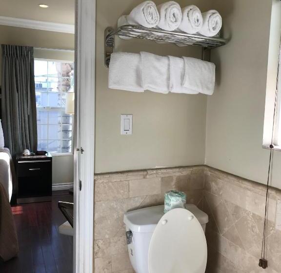 Trylon Hotel Hollywood