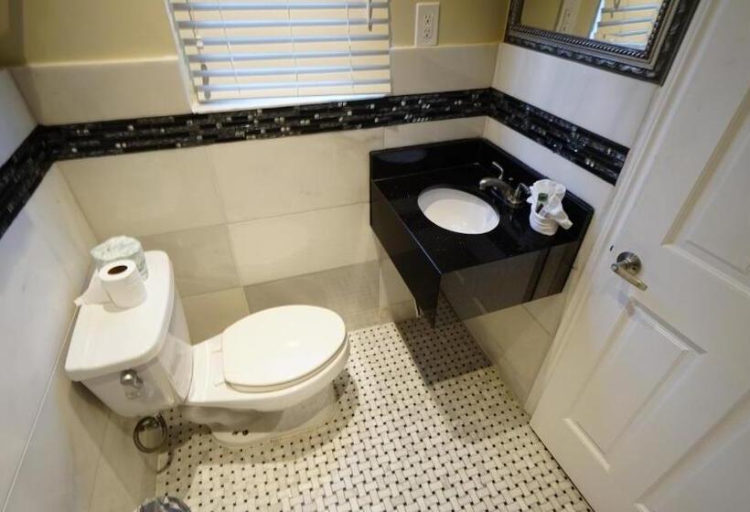 Trylon Hotel Hollywood