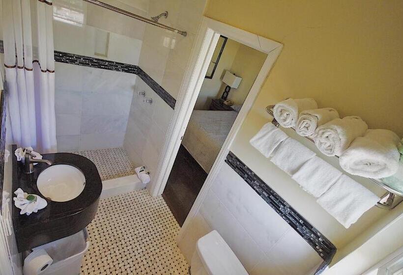 Trylon Hotel Hollywood