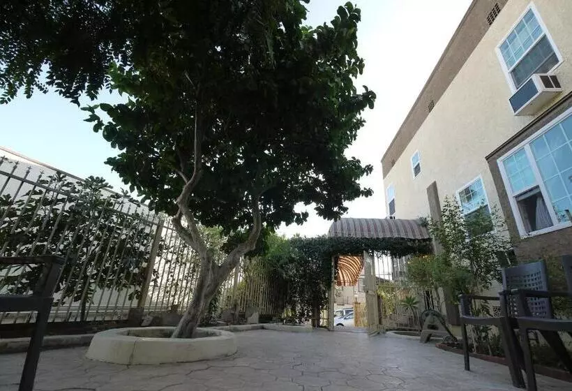 Trylon Hotel   Hollywood