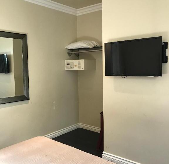 Trylon Hotel Hollywood