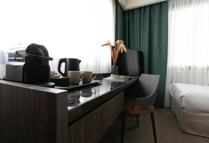 هتل Luwian Athens Boutique