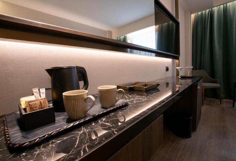 هتل Luwian Athens Boutique