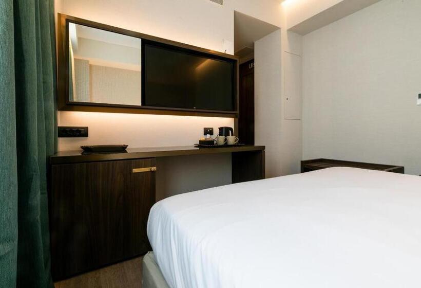 هتل Luwian Athens Boutique