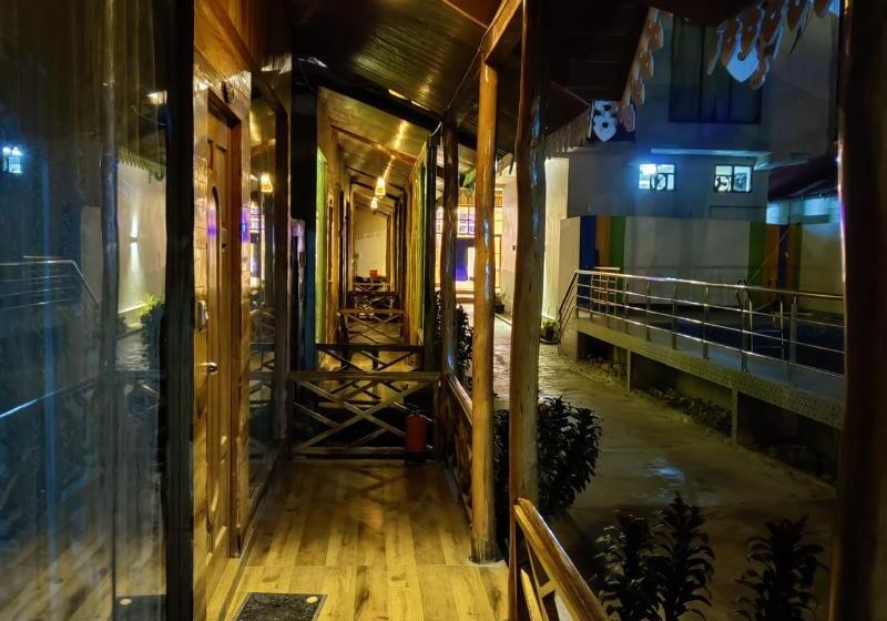 酒店 White Coral Beach Resort